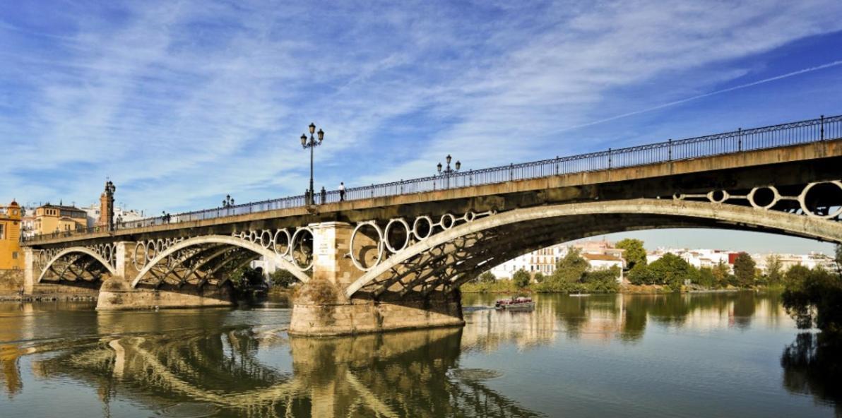 180 Home Un Sueno En El Corazon De Triana Voluntad Sevilla Eksteriør billede